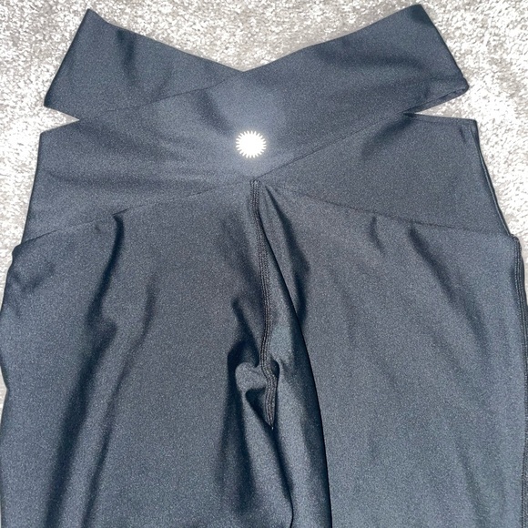 🖤Sommer Ray Cross Over Leggings - Picture 6 of 6